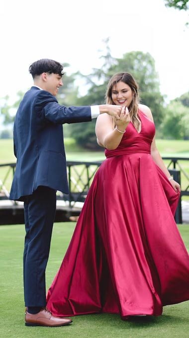prom couple dancing